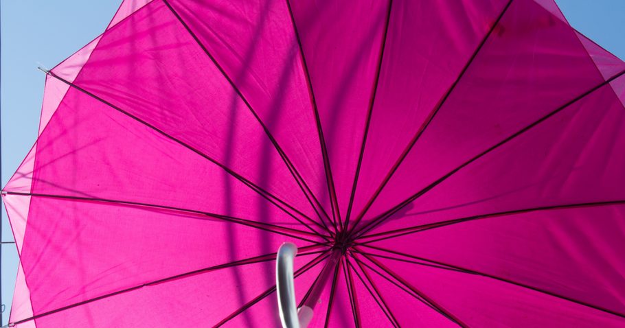雨の日の手ぶらはこんなに便利！傘ホルダーがある日のお出かけ体験